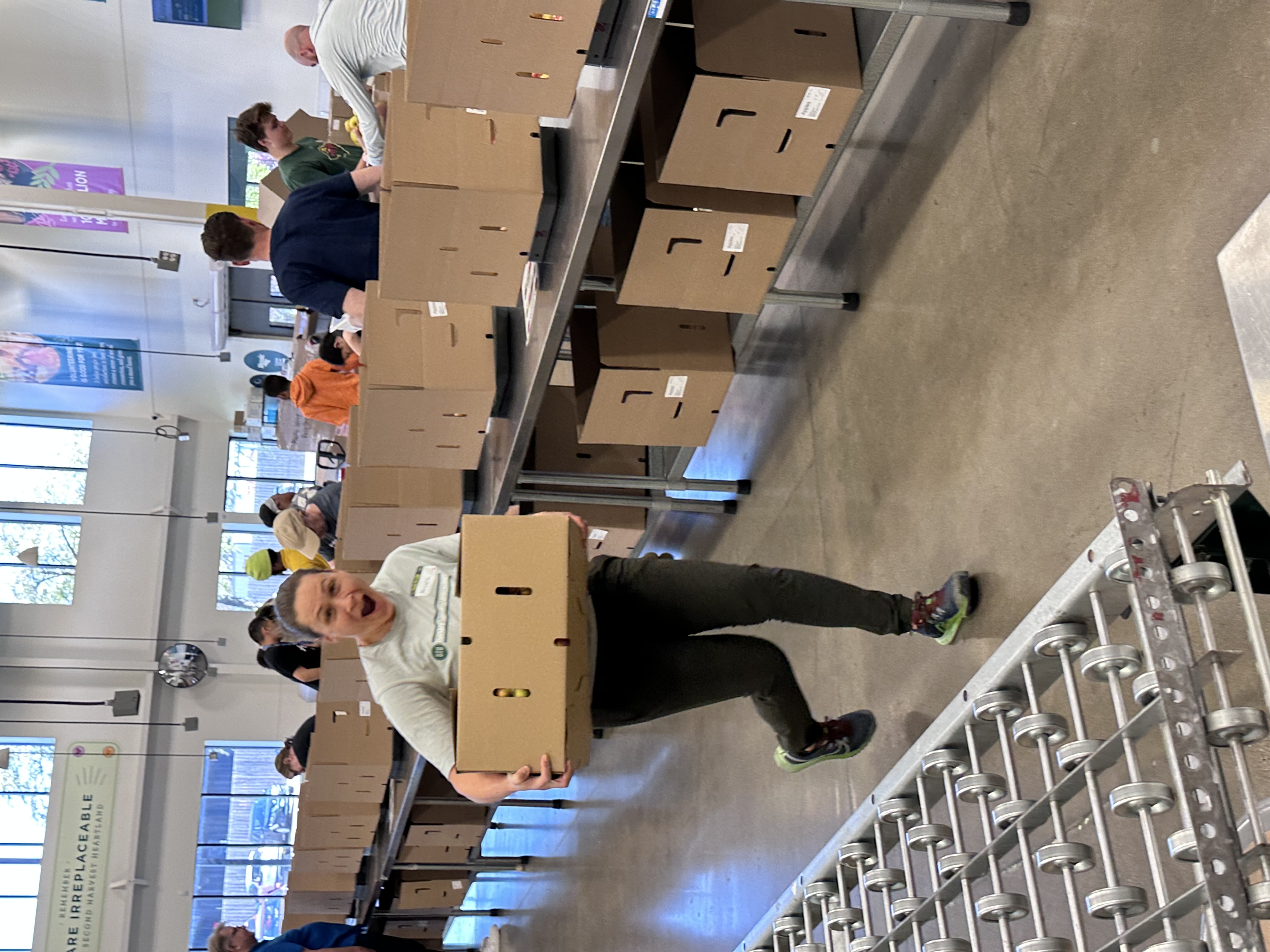 BTU Volunteers at Second Harvest Heartland